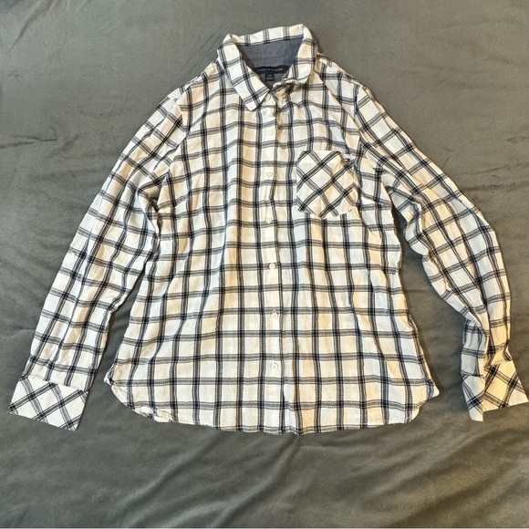 Tommy Hilfiger Plaid Brushed Flannel Shirt
#1098 - Picture 2 of 7